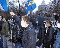 Украинские националисты съезжаются в Холодный Яр