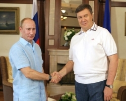 Путин хочет видеть Януковича за решеткой