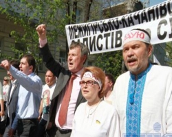 Соратники Тимошенко приостановили голодовку