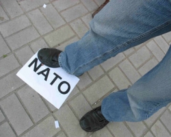 Большинство украинцев против вступления в НАТО - опрос