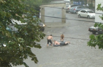 Одессу затопило -  купаться в море нельзя