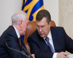 Янукович Азарову: Уволить министров, которые тормозят реформы