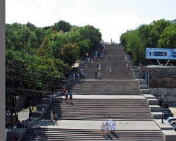 В Одессе постепенно уходит из-под ног Потемкинская лестница