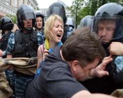 "Беркутовцы" пострадали от защитников украинкого языка
