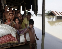 В Индии сильнейшие наводнения - более 2 млн пострадавших