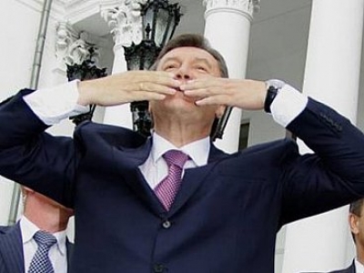 Азаров жалуется на жизнь и сочувствует Януковичу