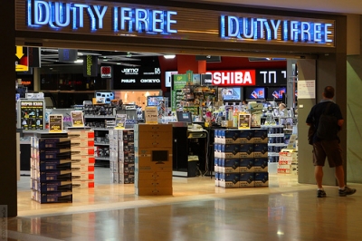 Прощай, дешевый алкоголь! В аэропортах Донецка, Харькова и Одессы закрыты магазины duty-free