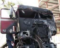 На Сумщине в СТО сгорело шесть грузовиков