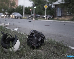В Киеве несовершеннолетний подросток на мопеде врезался в BMW и погиб