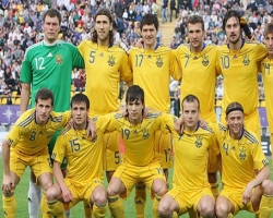 Украинские футболисты начали тренироваться перед игрой с Англией (фото)