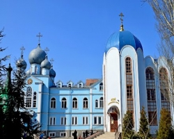 В Одессе церковники превратили женский монастырь в богоугодную автомойку и СТО