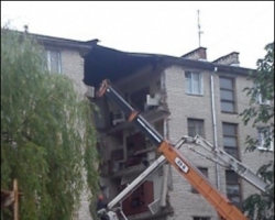 К обрушению дома в Луцке привела халатность «коммунальщика». Двое погибли, двое пострадали, почти три миллиона убытка