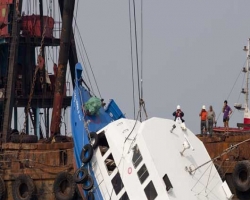 В Гонконге паром столкнулся с судном, погибло 36 человек