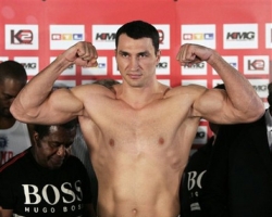 Польский боксер оказался на 1,8 килограмма тяжелее Владимира Кличко