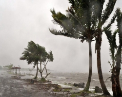 На архипелаг Фиджи обрушился ураганный циклон