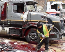 25 рабочих погибли в кабине грузовика